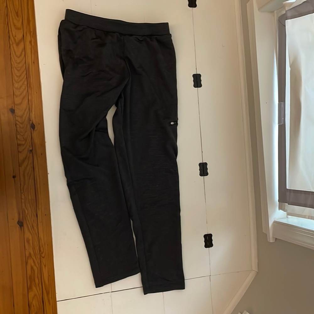 Size XL 16-18 boys young men’s Champion C9 grey athletic pants